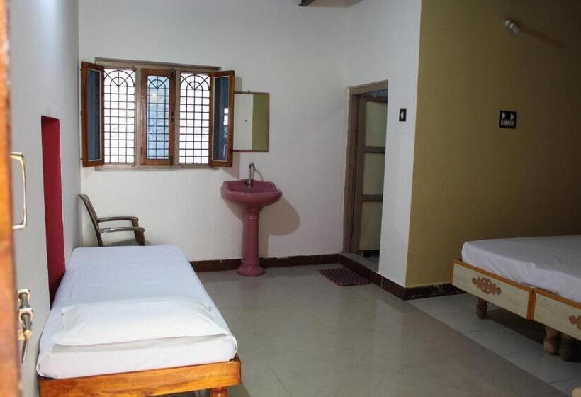 标准三人间, Riverside Homestay