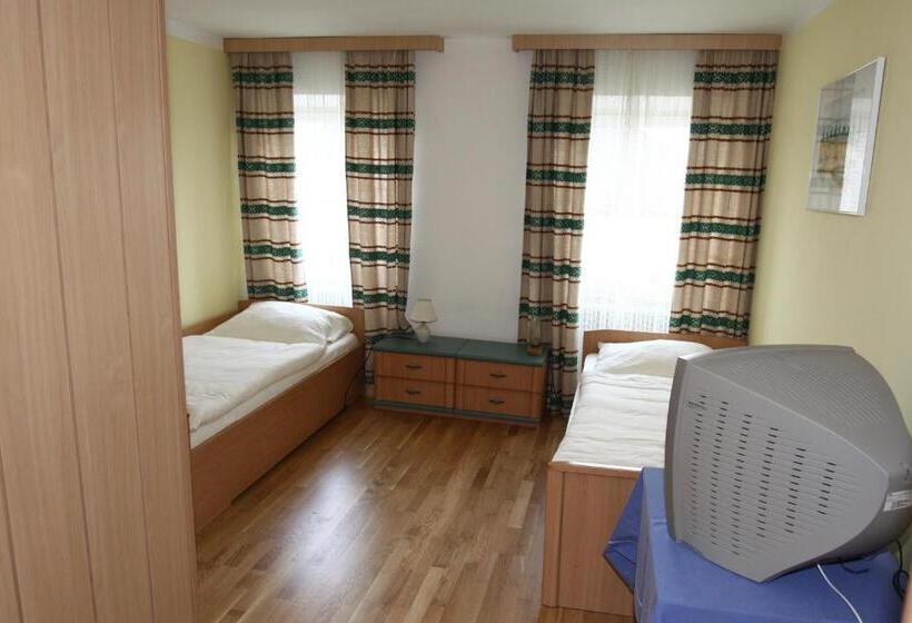 Номер Стандарт, Stiftsgasthof Hochburg