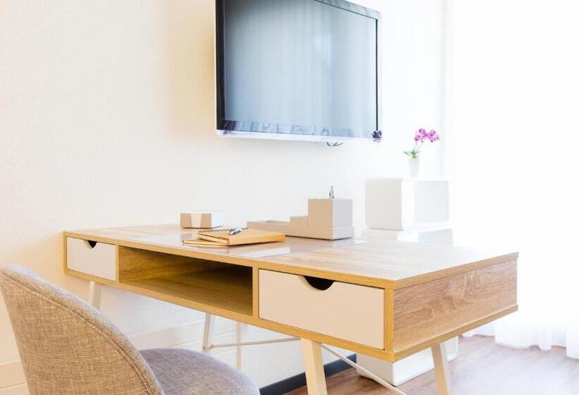 Полулюкс с Балконом, Apartmenthaus Zum Trillen Basel City Center