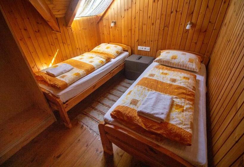 Апартаменты 4 Спальни, Radics Panzió étterem és Pihenő Központ