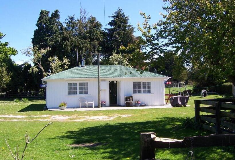 Дом 2 Спальни, Wacky Stays   Unique Farm Stay Glamping Rentals, Free Animal Feeding Tours