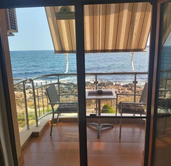 Номер Стандарт Вид на Море, Guest House Skalite