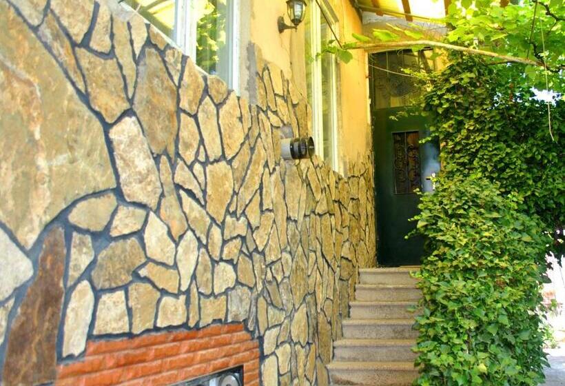 اتاق استاندارد, Tamar Guest House