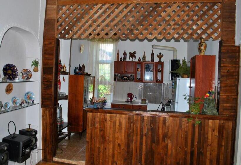 اتاق استاندارد چهار تخته, Tamar Guest House