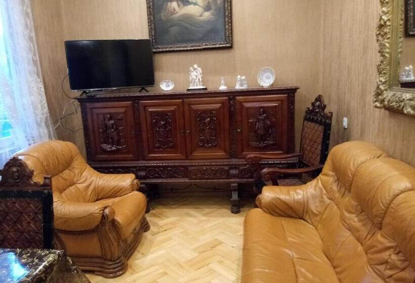 اتاق استاندارد سه نفره, Tamar Guest House