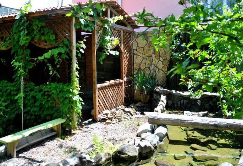 اتاق استاندارد با چشم‌انداز باغ, Tamar Guest House