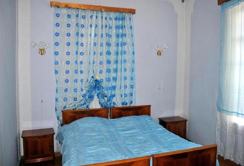 اتاق استاندارد با چشم‌انداز باغ, Tamar Guest House