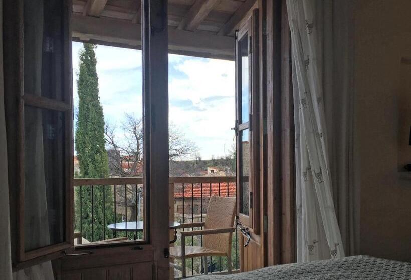 غرفة قياسية مطلّة علي حمام السباحة, Apokryfo Traditional Guesthouse