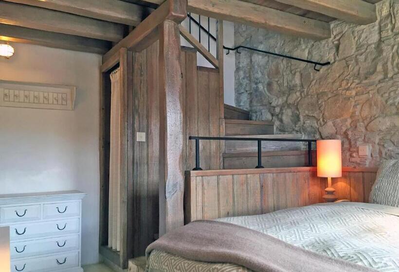 스탠다드 스튜디오, Apokryfo Traditional Guesthouse