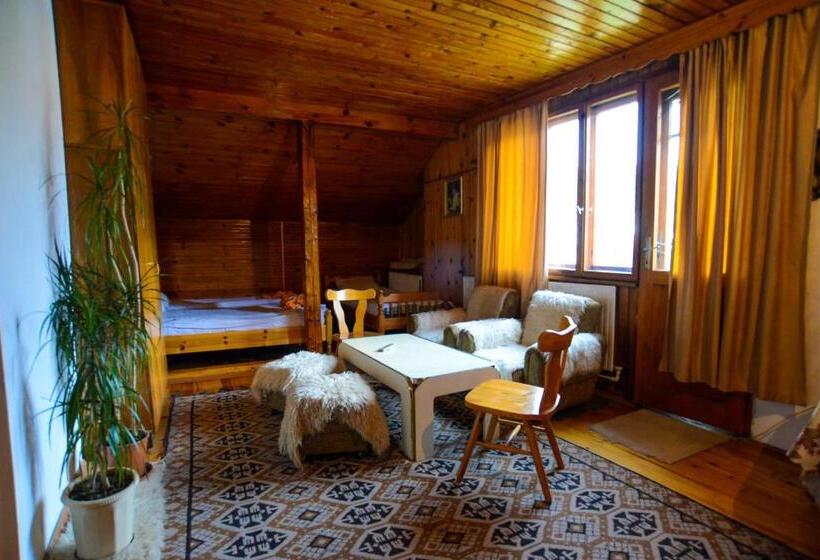 Quarto Familiar, Topuzovi Guest House
