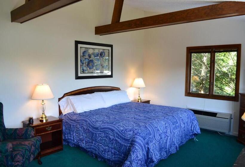 발코니가 있는 스위트, Boundary Waters Resort & Marina