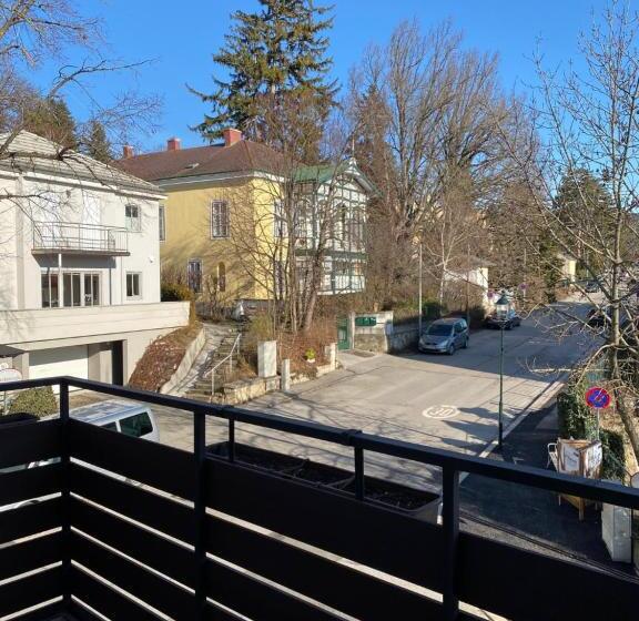 استودیوی استاندارد, Helenental Pension & Apartments