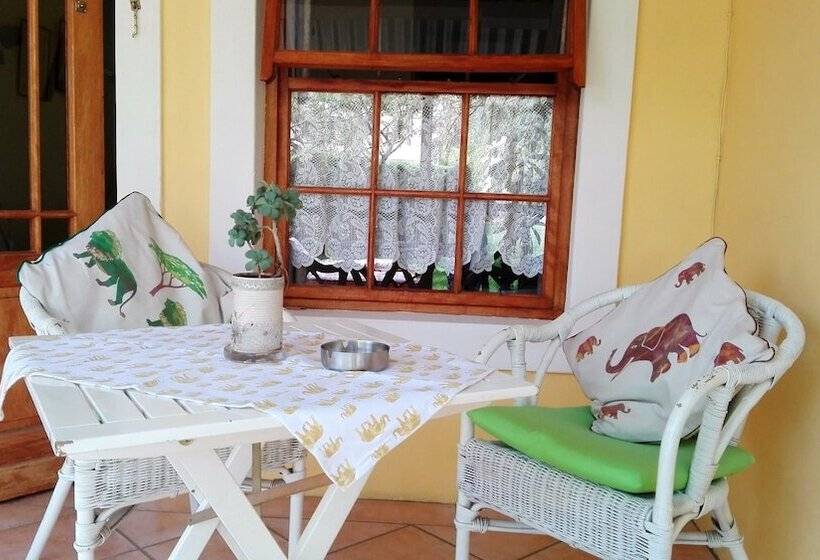 Номер Стандарт Вид на Сад, Saxecoburg Lodge