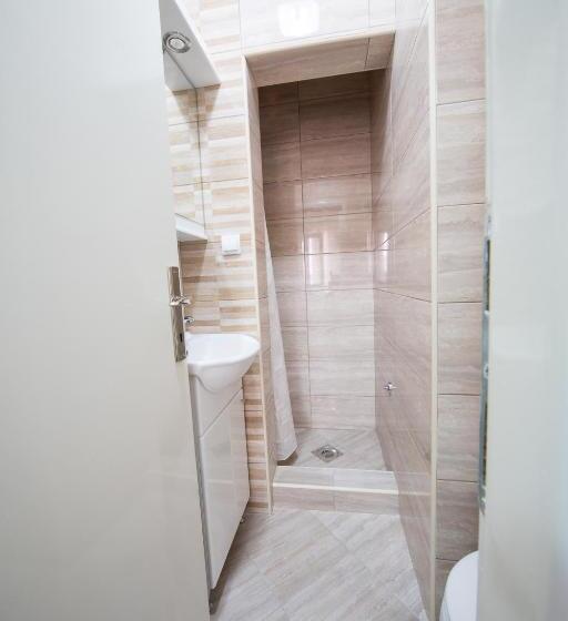 استودیوی استاندارد, Apartments Pavićević
