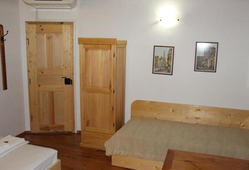 패밀리 룸, Guest House The Old Lovech