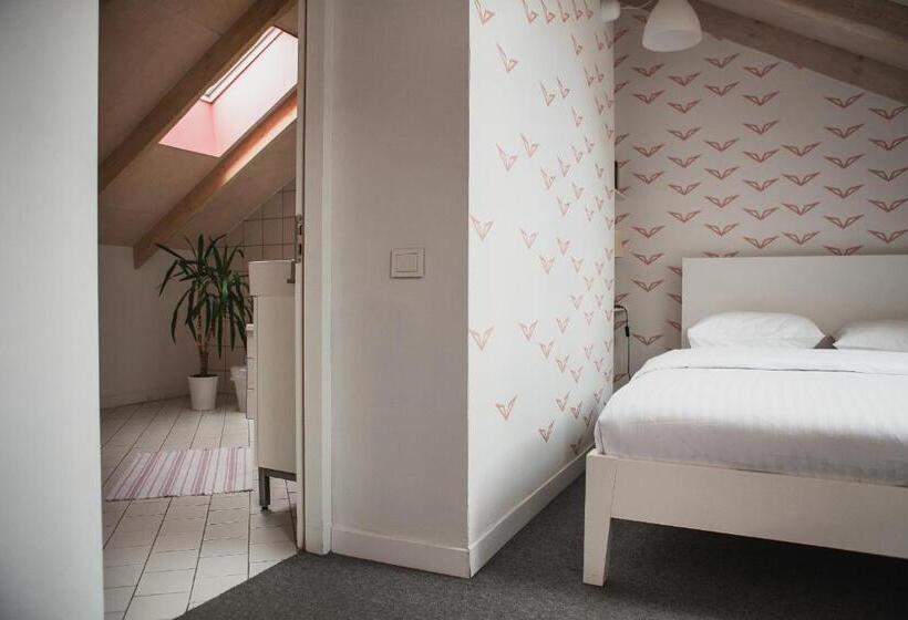 اتاق پنت هاوس, Sakà Vacation House