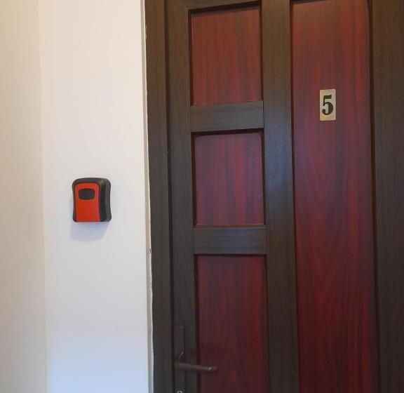 اتاق خانوادگی, Pannonia Rooms And Apartments