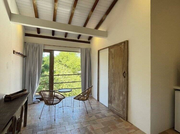 Quarto Deluxe, Pousada Seis E Meia