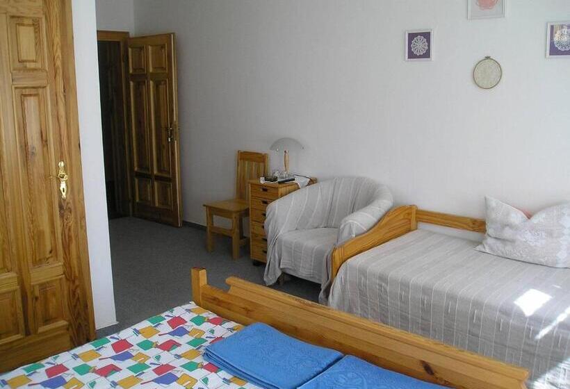 اتاق استاندارد سه نفره, Pension Abbazia