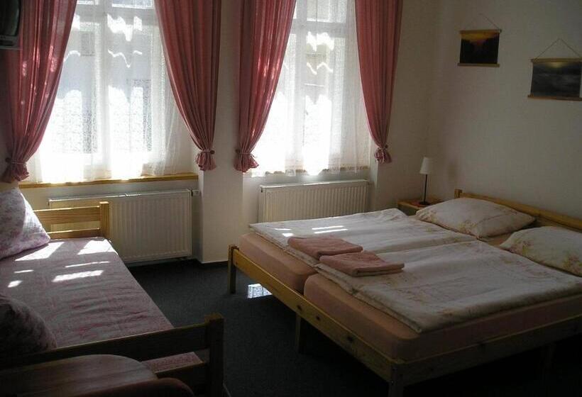 اتاق استاندارد سه نفره, Pension Abbazia