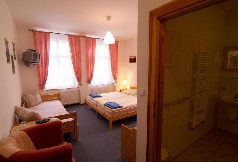 اتاق استاندارد سه نفره, Pension Abbazia