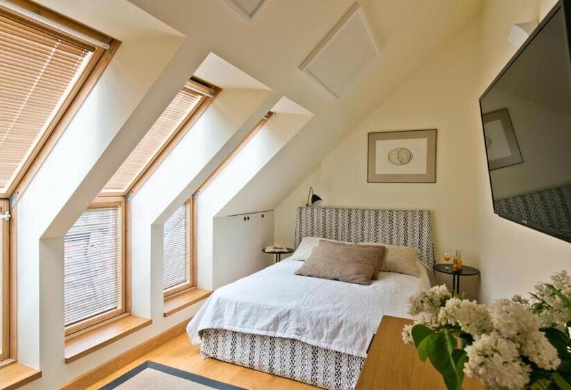 1 Bedroom Penthouse Apartment, Visit Nida Apartments