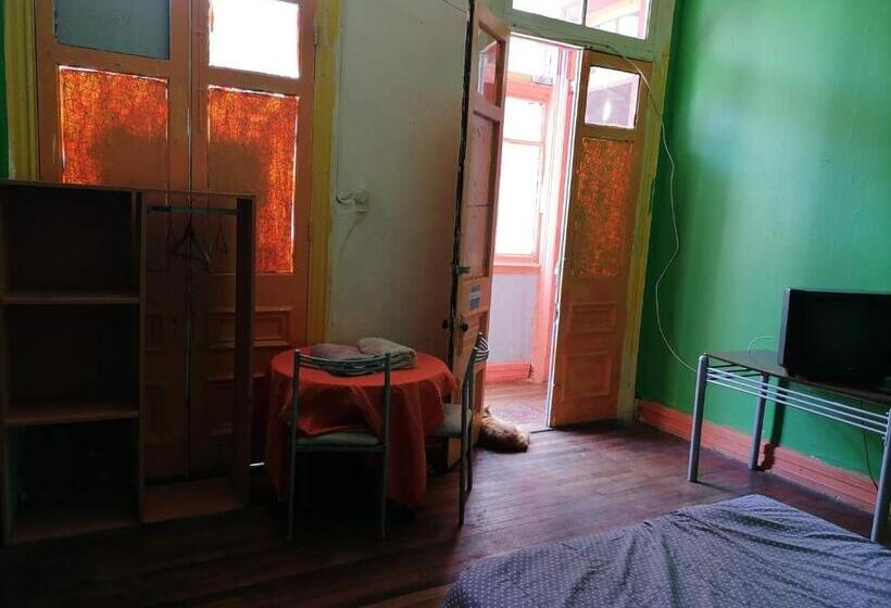 스탠다드 트리픔 룸 공동욕실, Hostal Del Gato