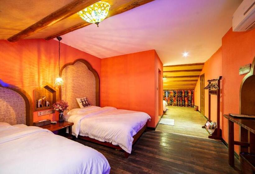 标准三人间, Zhangjiajie Highlights Guesthouse