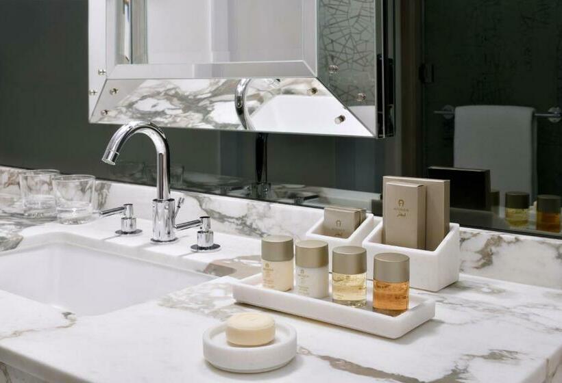 اتاق اجرایی با تخت بزرگ, Grand Plaza Mövenpick