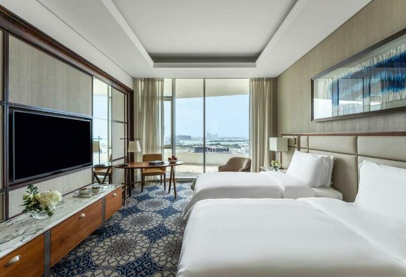 اتاق اجرایی با چشم‌انداز دریا, Grand Plaza Mövenpick