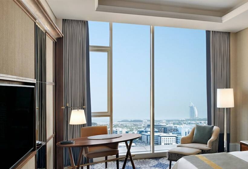 اتاق سوپریور با چشم‌انداز دریا, Grand Plaza Mövenpick