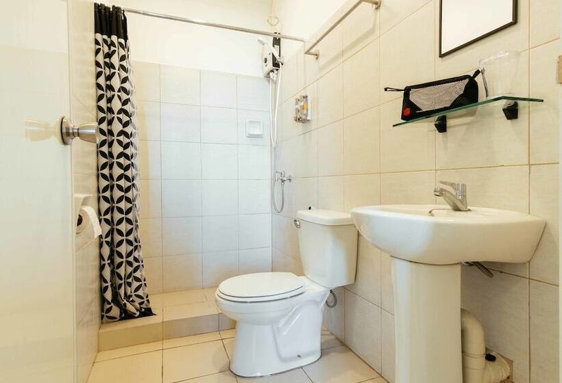استودیوی استاندارد, Reddoorz Plus @ Kamuning Quezon City
