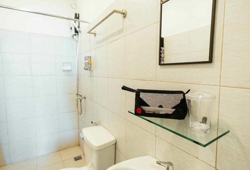 استودیوی استاندارد, Reddoorz Plus @ Kamuning Quezon City