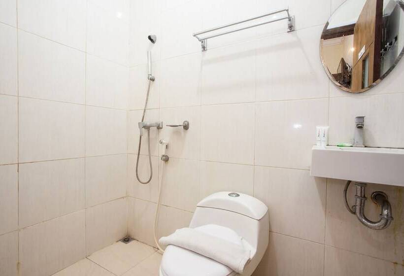 Номер Стандарт, Reddoorz Near Marvell City Mall