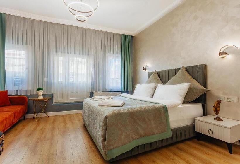 Трехместный Номер Стандарт с Балконом, Taksim Bi Center Suites