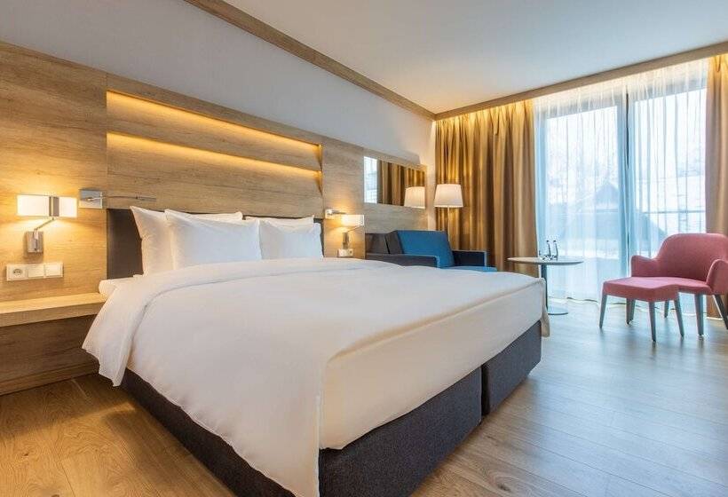 Семейный Номер, Radisson Blu Hotel & Residences
