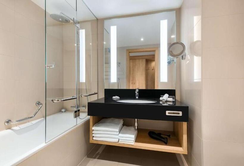 Семейный Номер, Radisson Blu Hotel & Residences