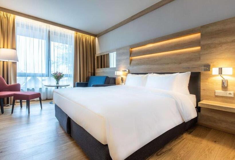 Семейный Номер Вид на Горы, Radisson Blu Hotel & Residences