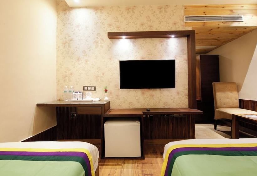 اتاق استاندارد, Treebo Punjabi Nature Residency, Near Faridabad Railway Station