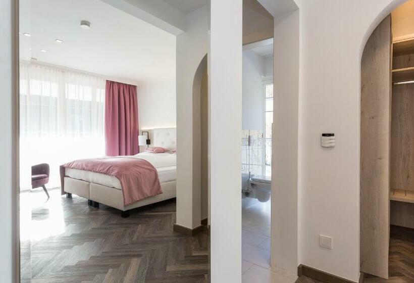Номер Стандарт с Балконом, Boutiquehotel Bergvilla