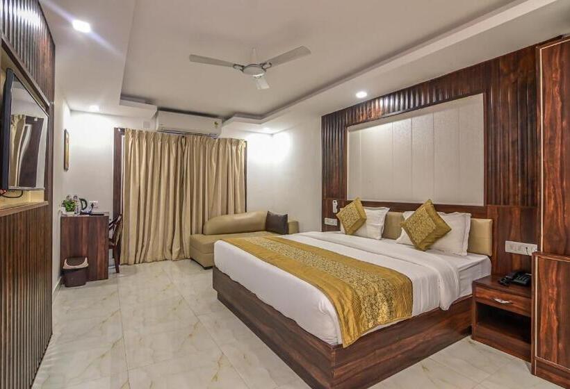 اتاق لوکس, De Falcon Goa Beach Resort