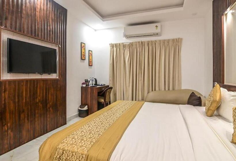 带阳台的豪华间, De Falcon Goa Beach Resort