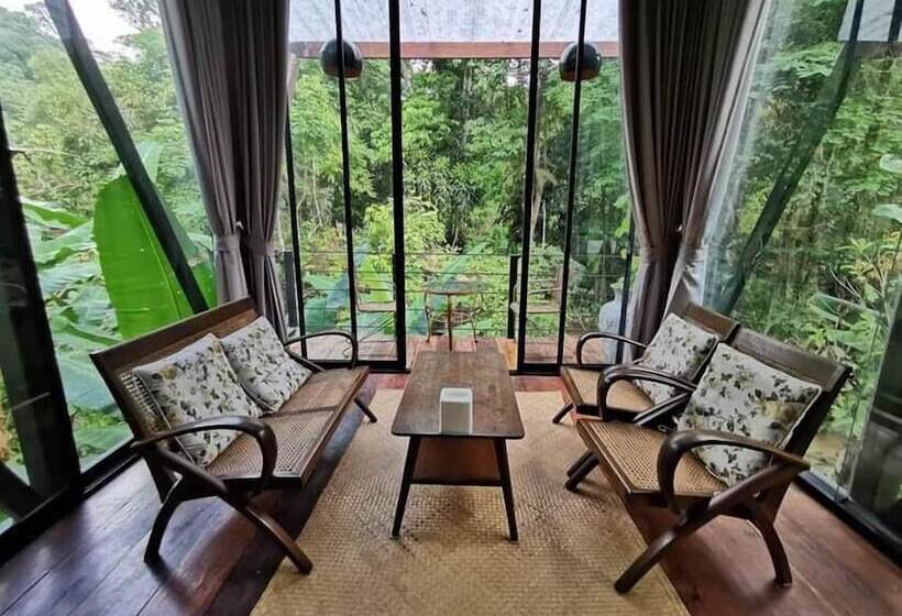 استودیوی استاندارد با تخت دوبل, Voraman Hut