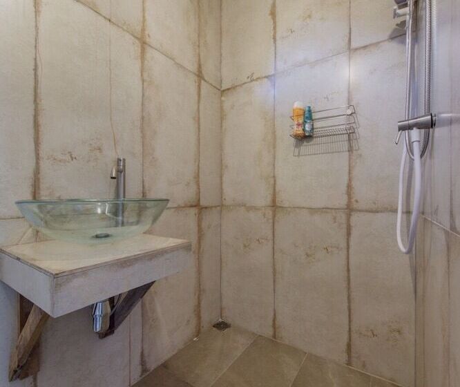 اتاق استاندارد با تخت دوبل, Voraman Hut