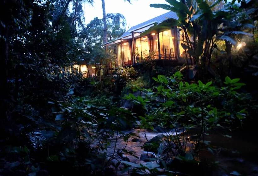 ویلای 2 خوابه, Voraman Hut