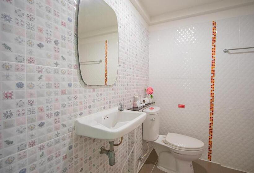 اتاق استاندارد سه نفره, Anchalee Resort