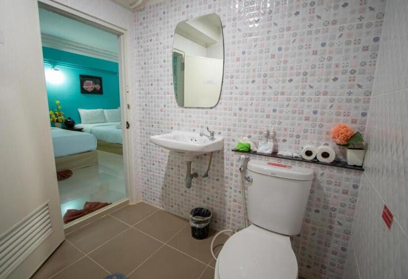 اتاق استاندارد چهار تخته, Anchalee Resort
