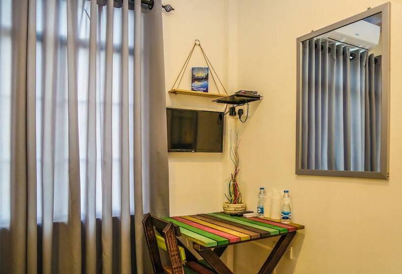 اتاق لوکس, Mintaas