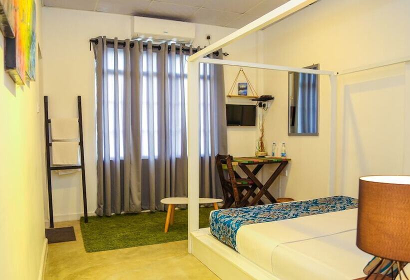 اتاق لوکس, Mintaas