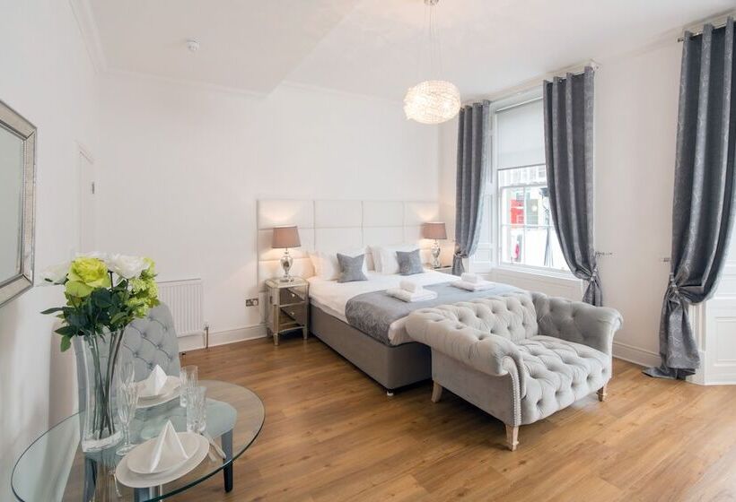 استودیوی استاندارد, Edinburgh Castle Apartments